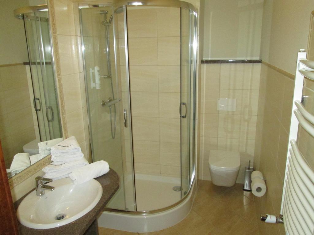 Hotel Sandro Silver & Spichlerz Antoniny Leszno  Bilik gambar