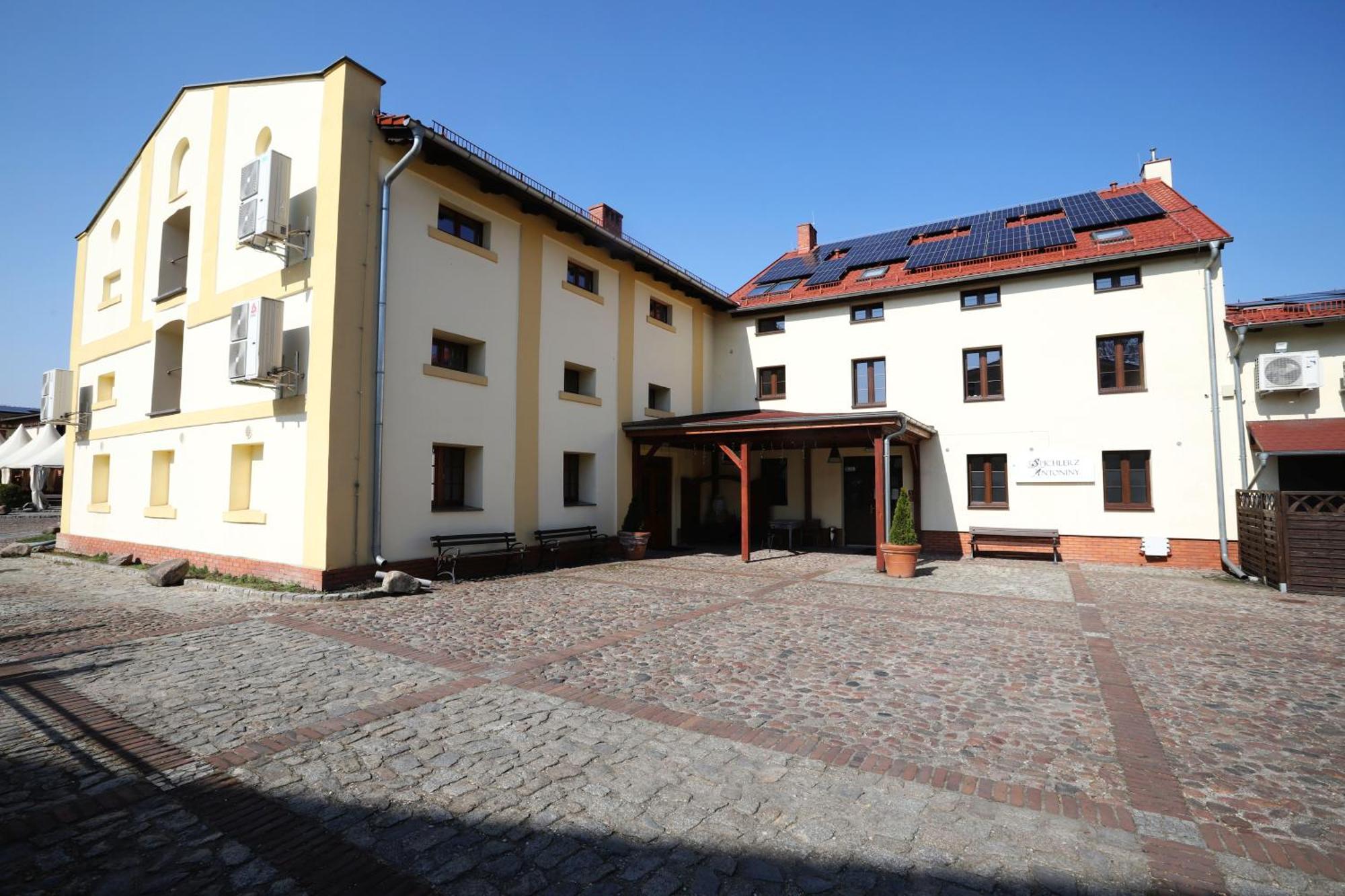 Hotel Sandro Silver & Spichlerz Antoniny Leszno  Luaran gambar