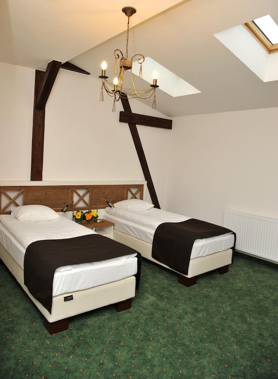 Hotel Sandro Silver & Spichlerz Antoniny Leszno  Bilik gambar