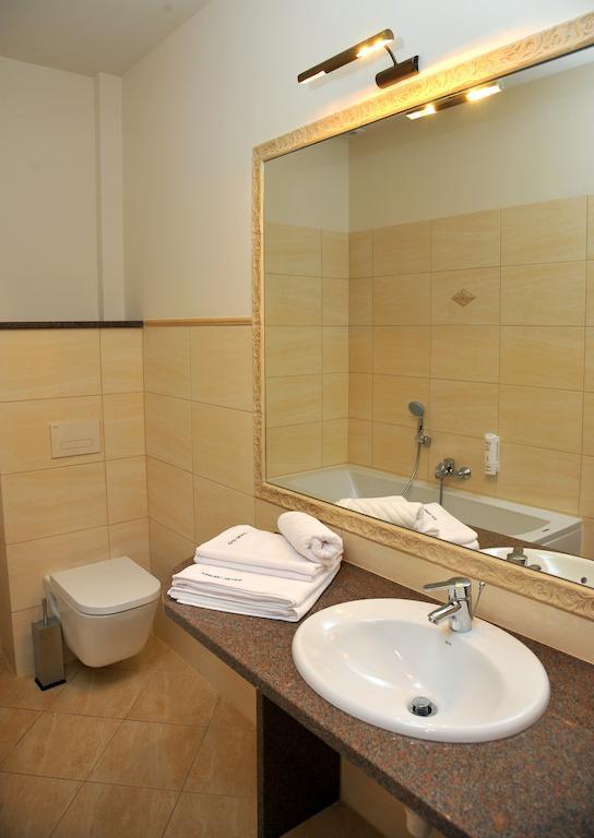 Hotel Sandro Silver & Spichlerz Antoniny Leszno  Luaran gambar