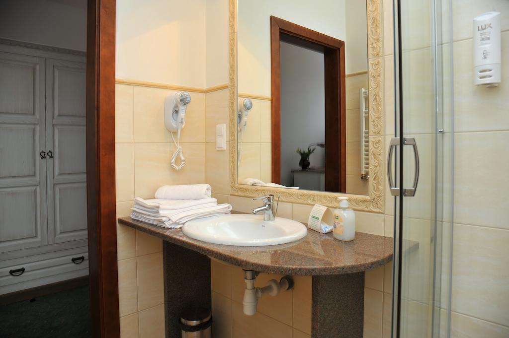 Hotel Sandro Silver & Spichlerz Antoniny Leszno  Bilik gambar