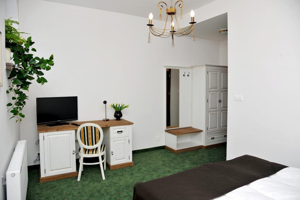 Hotel Sandro Silver & Spichlerz Antoniny Leszno  Bilik gambar