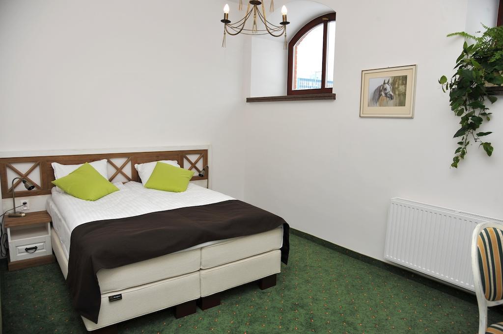 Hotel Sandro Silver & Spichlerz Antoniny Leszno  Luaran gambar